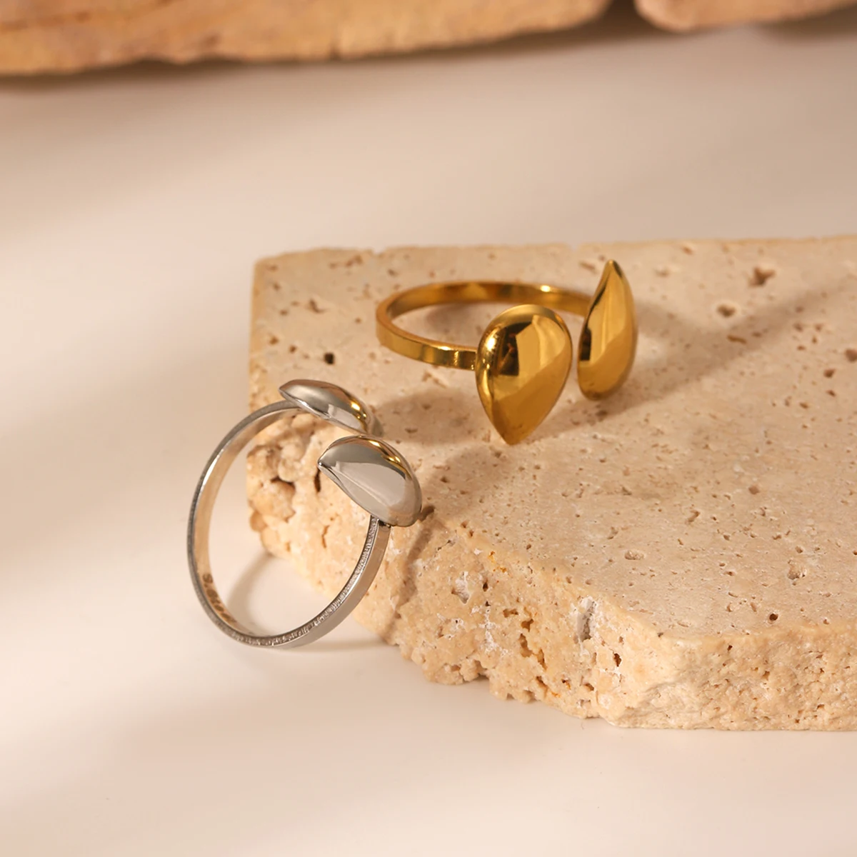 Neu gestalteter Edelstahl-Ring mit glatter Doppeltropfen-Öffnung, geometrischer Paarring für Damen, Urlaubsschmuck, Geschenk
