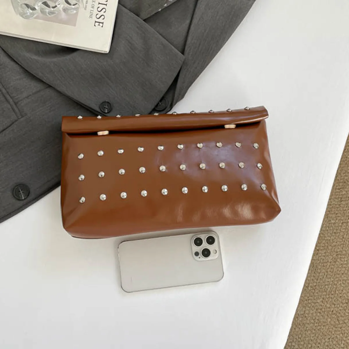 Elegant Glitter PU Leather Clutch with Rivet Detailing