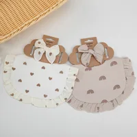 2Pcs/Set Ruffled Edge Muslin Cotton Baby Bibs Hair Bows Girls Headbands Flower Print Saliva Towel Feeding Burp Cloths Scarf 1