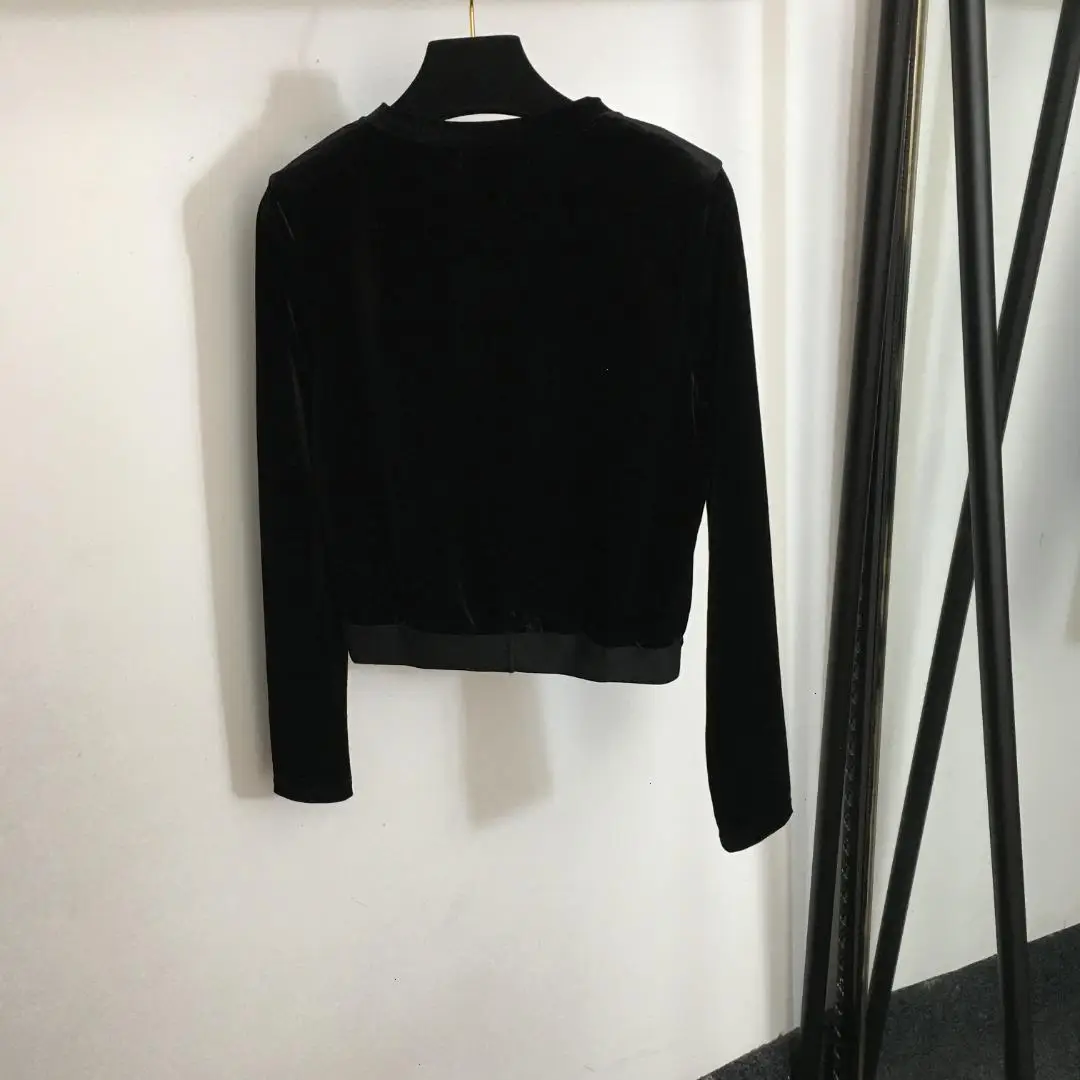 

Fitness Velvet Yoga Workout Set Long Sleeve Top Mid-Length Half Skirt