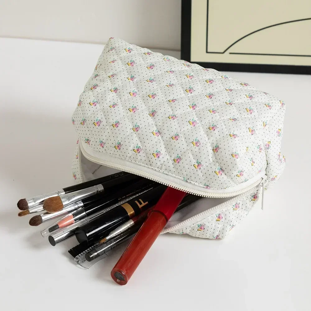 Storage Organizer Floral Puffy Quilted Makeup Bag Flower Printed Cosmetic Pouch Large Travel Cosmetic Bag Makeup Accessory 4
