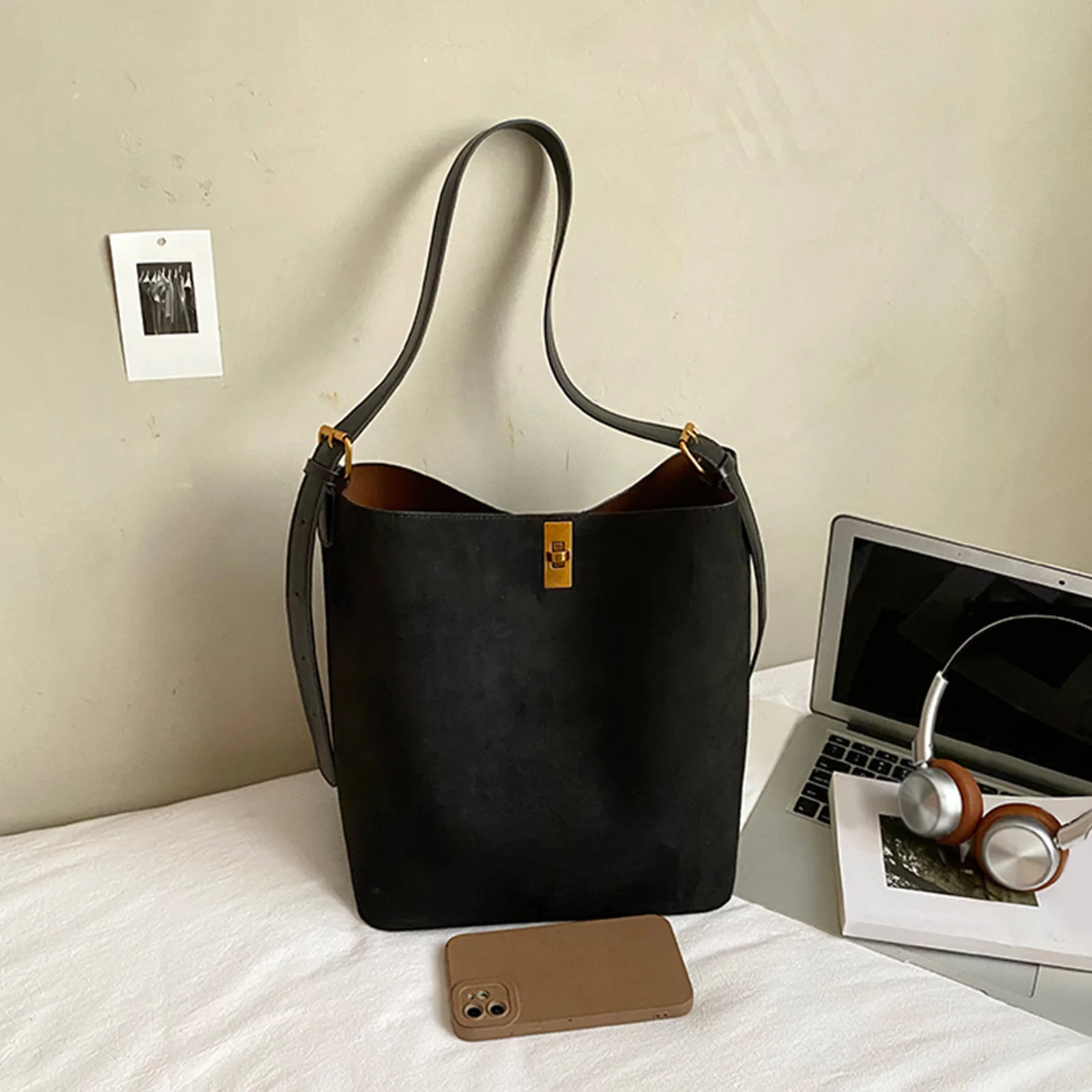 Women Faux Suede Hobo Handbag Solid Color Shoulder Bag Autumn Winter Crossbody Purse for Travel Shopping Daily Use