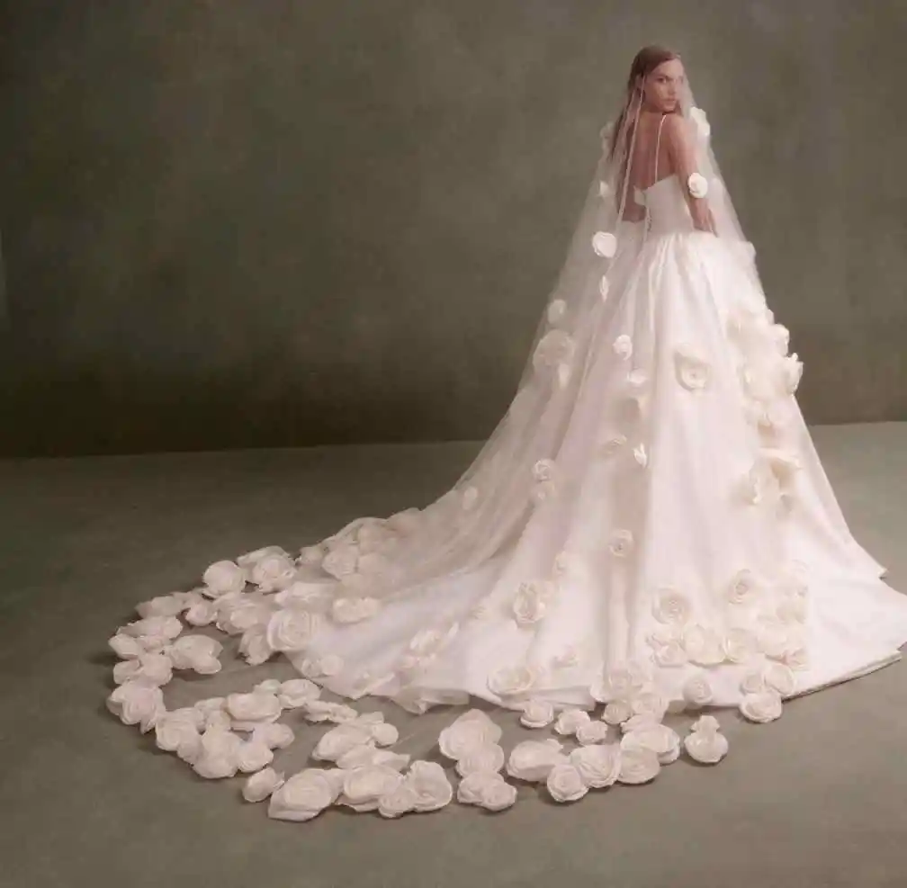 Sweety Wedding Veil White Ivory Handmade Flowers One Layer Long Cathedral Length Veils Applique Edge High Quality