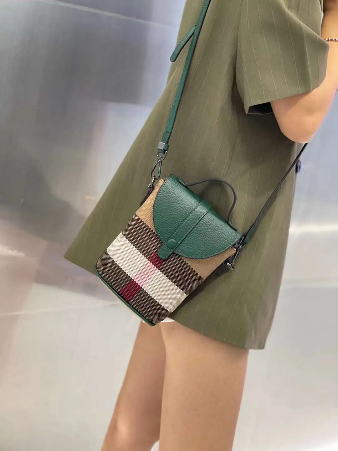 Borsa a tracolla piccola in tela da donna con tracolla in tela mini reticolo con cerniera in pelle per cellulare Borsa a tracolla piccola casual da donna_voghion.com