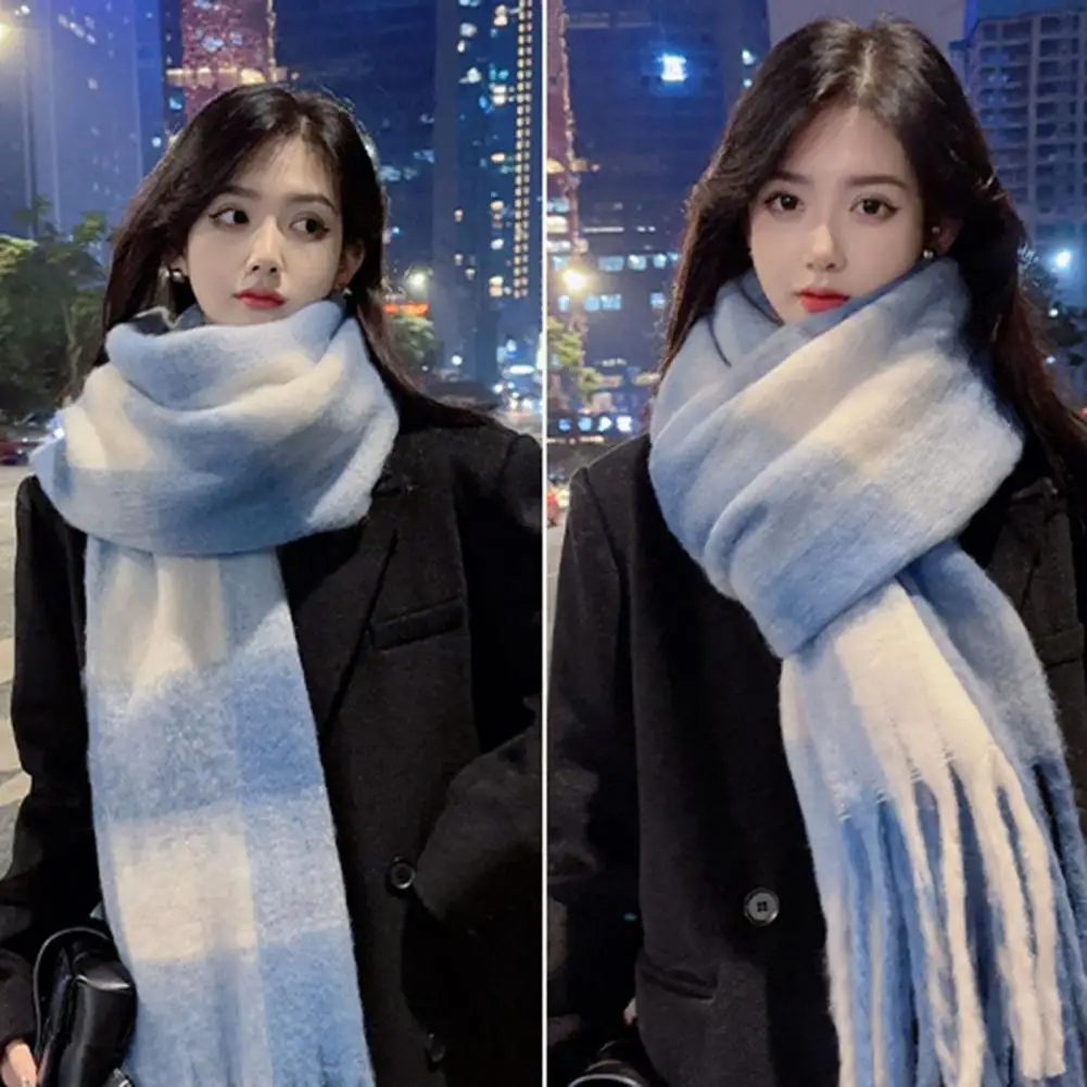 Рисунок 2 - Цветной шарф с кисточками уютный