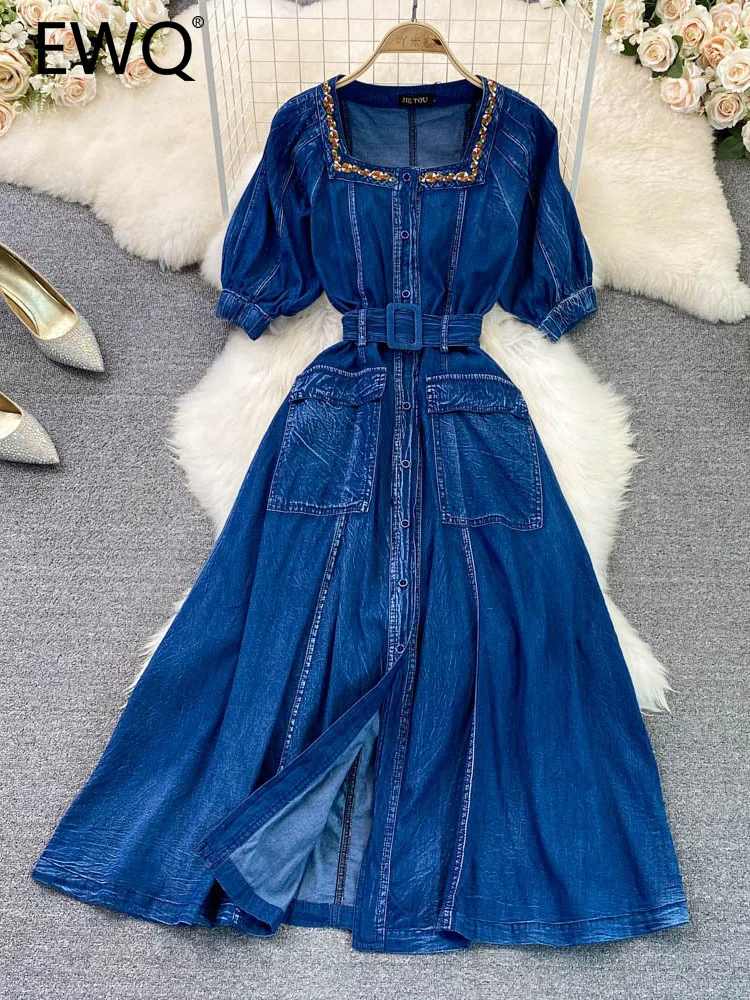 

Женское платье-трапеция с вышивкой, квадратным вырезом и одним рядом пуговиц