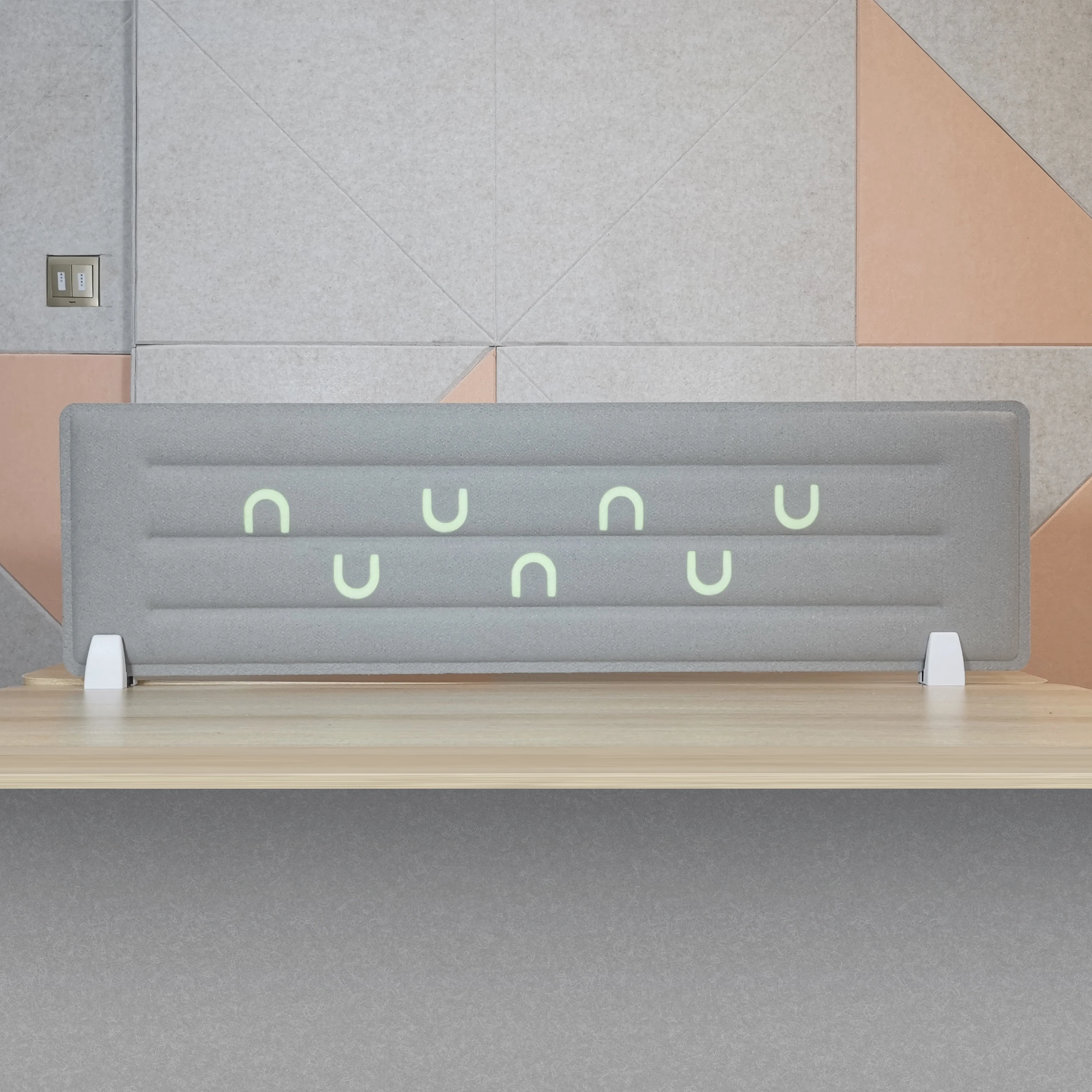 핫 오피스 책상 파티션, 어쿠스틱 책상 분할기, 폴리에스터 섬유 어쿠스틱 다채로운 패널, 개인 정보 보호 파티션 