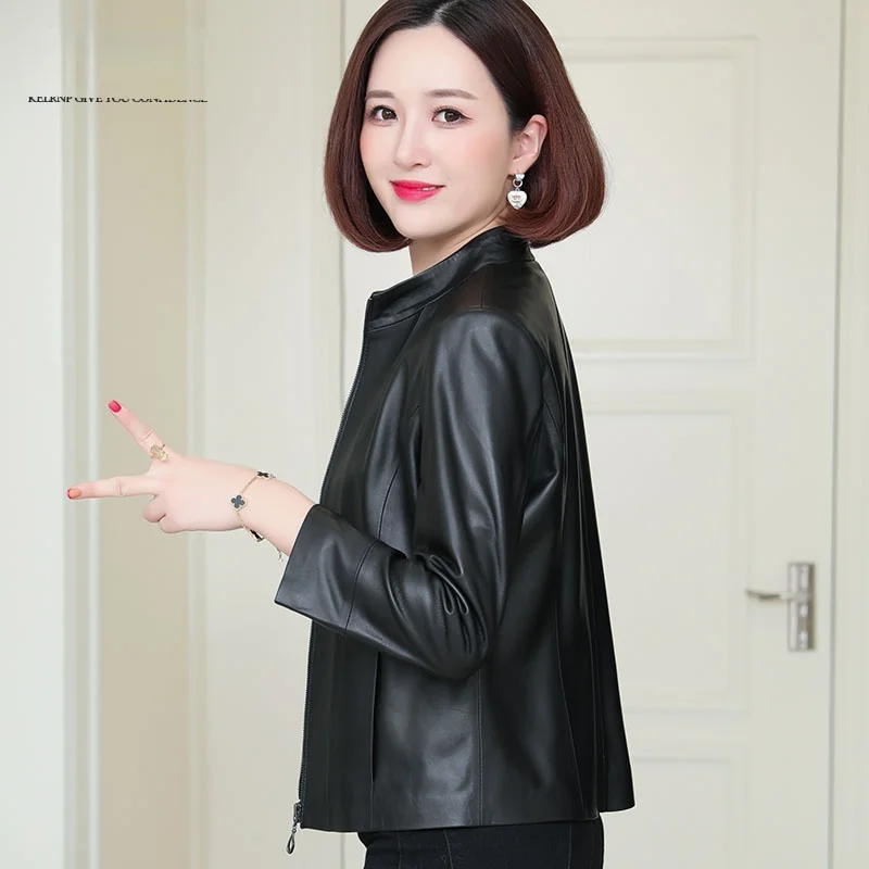 건초 가죽 코트 여성 2023 봄과 가을 새로운 짧은 플러스 사이즈 중년 여성 원피스 양모 재킷