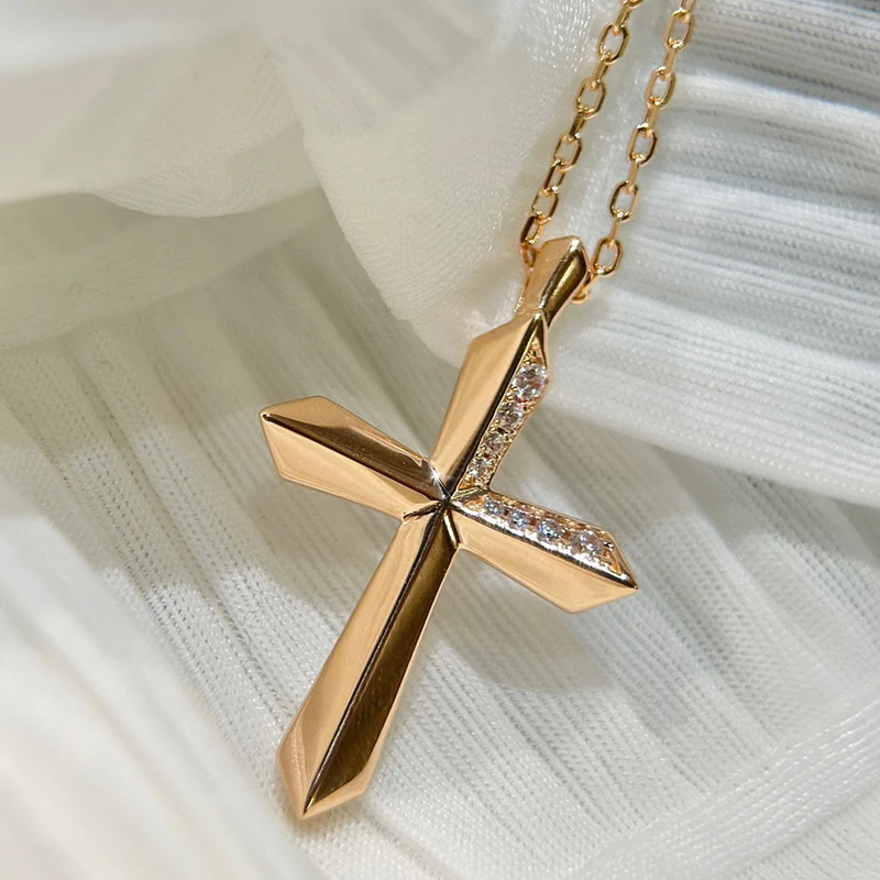 

Женское колье из серебра 2023 пробы, с крестом на удачу