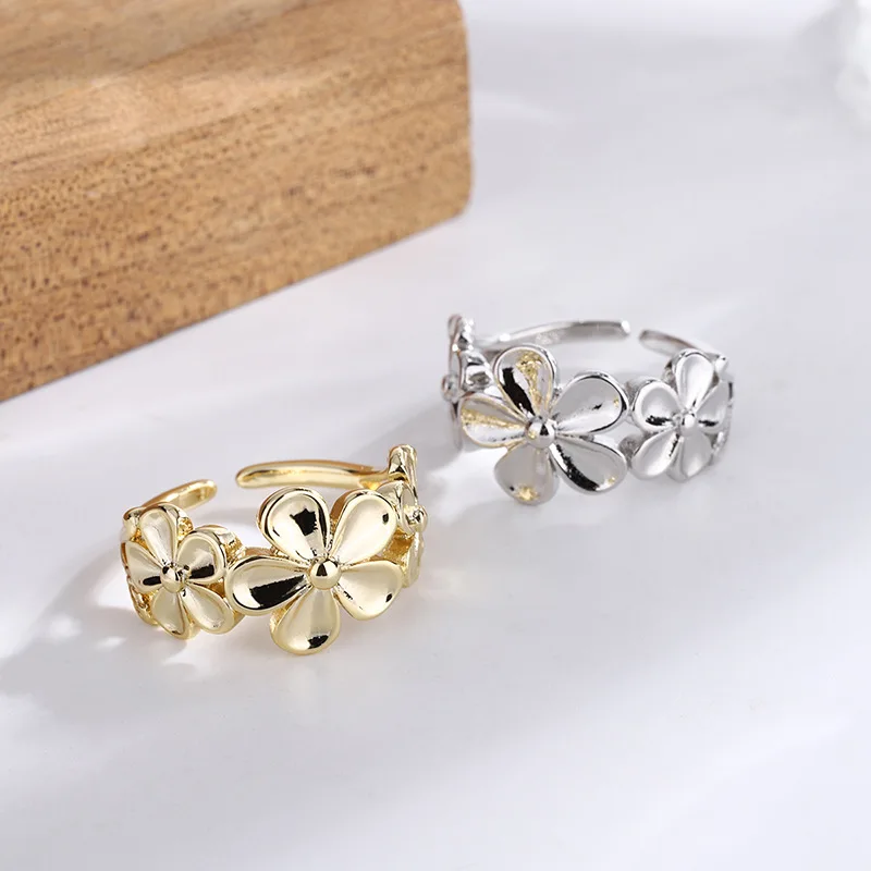 

Exquisite Silver Flowers Daisy Ring Anniversary Birthday Gifts for Women Girls Engagement Wedding Adjustable Jewelry Sweet Rings
