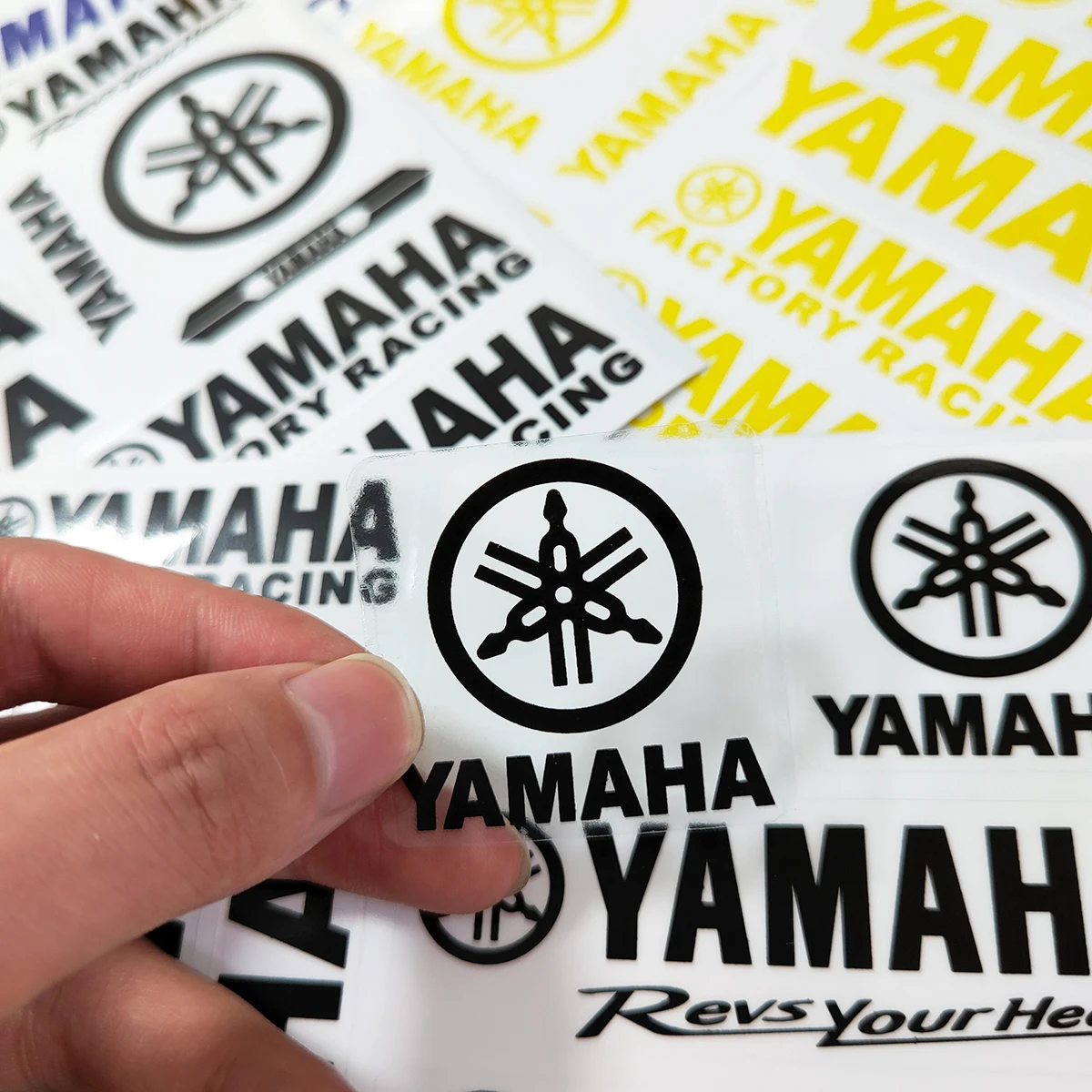 https://ae01.alicdn.com/kf/Sf4d5b769821d43ba9c7391ea178680eaN/Original-Transparent-Yamaha-Aufkleber-Motorrad-Brief-Logo-Tank-Emblem-Mt-07-09-Yzf-R1-R3-R6.jpg