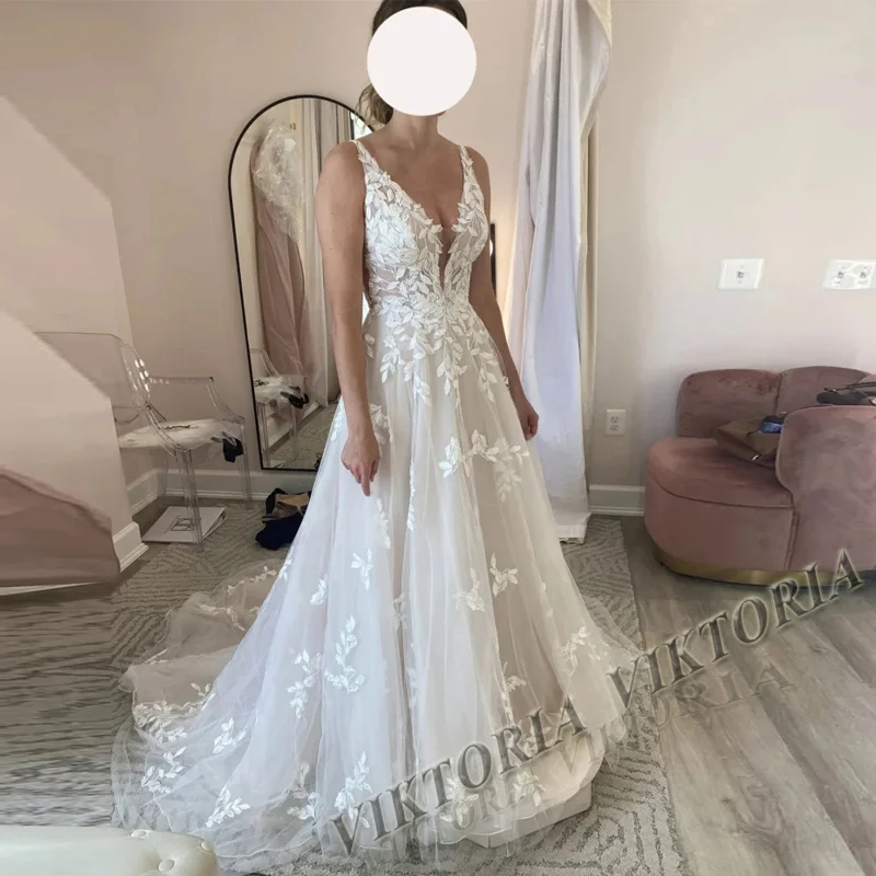 

Fashion Aline wedding dresses V-neck custom made court train appliques sleepveless robe de mariée engagement plus