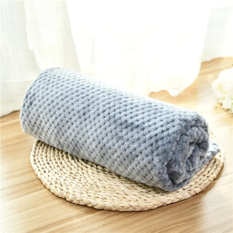 Cozy Fleece Pet Blanket - Ultra-Soft Plush Throw