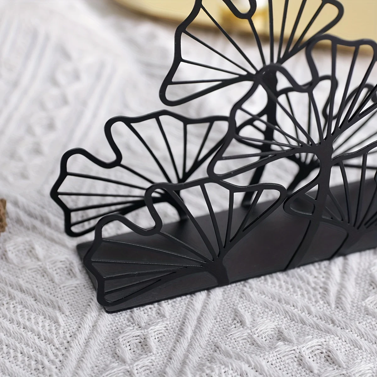 1pc Metal Ginkgo Leaf Napkin Holder Tissue Holder For Restaurant Hotel Cafe Dining Table Vertical Square Towel Paper Holder Base