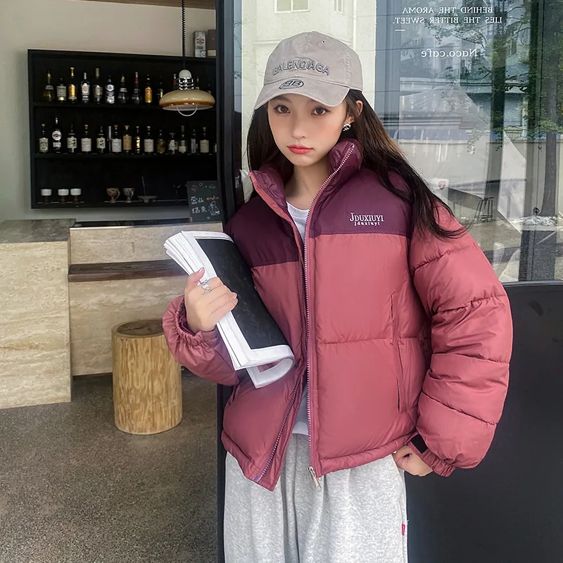 

Новинка осень/зима 2023 Европейское короткое хлопковое пальто контрастной расцветки с воротником-стойкой женское маленькое и утепленное пальто