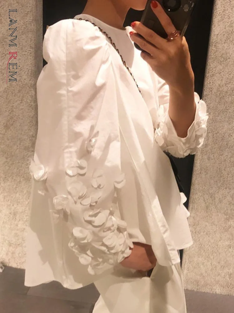 

LANMREM Casual Blouse For Women Spliced Flower Round Neck Long Sleeves Designer Tops Female Clothing 2024 Spring New 2YA1888