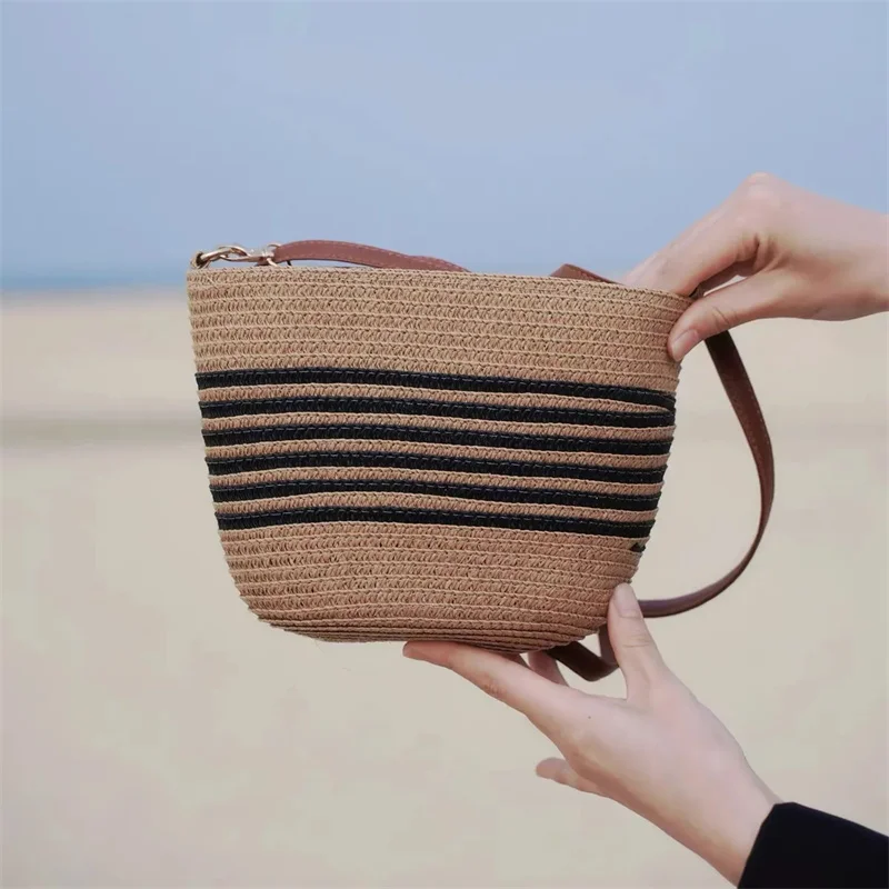 Summer Straw Shoulder Bags Drawstring Women's Straw Bucket Bag Purse Raffia Woven Straw Handbags Casual Tote Beach Crossbody Bag