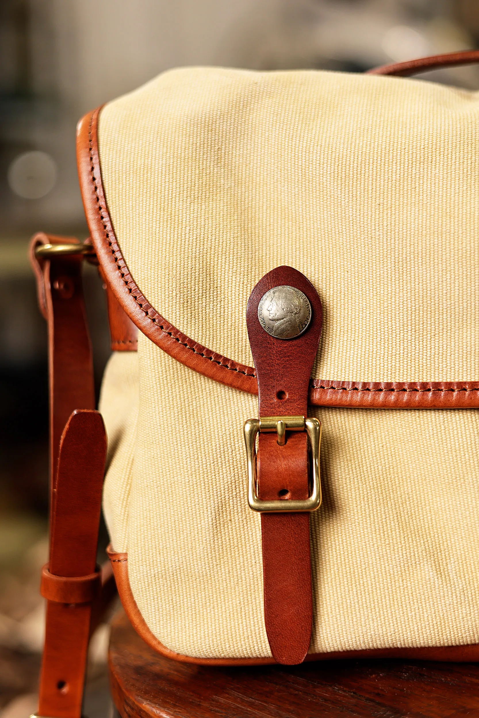 PNDME Vintage handgemachte hochwertige Leinwand erste Schicht Leder Herren Umhängetasche Outdoor-Reisen Luxus Tabletten Umhängetasche – Detail 19