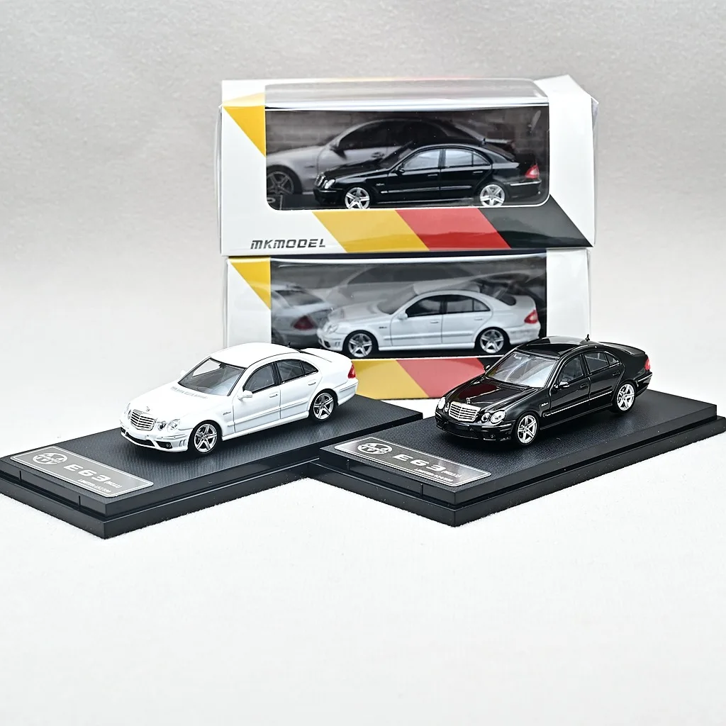 

Diecast 1/64 Scale E63 Alloy Car Model Decoration Collection Souvenir Display Ornaments Vehicle Toy