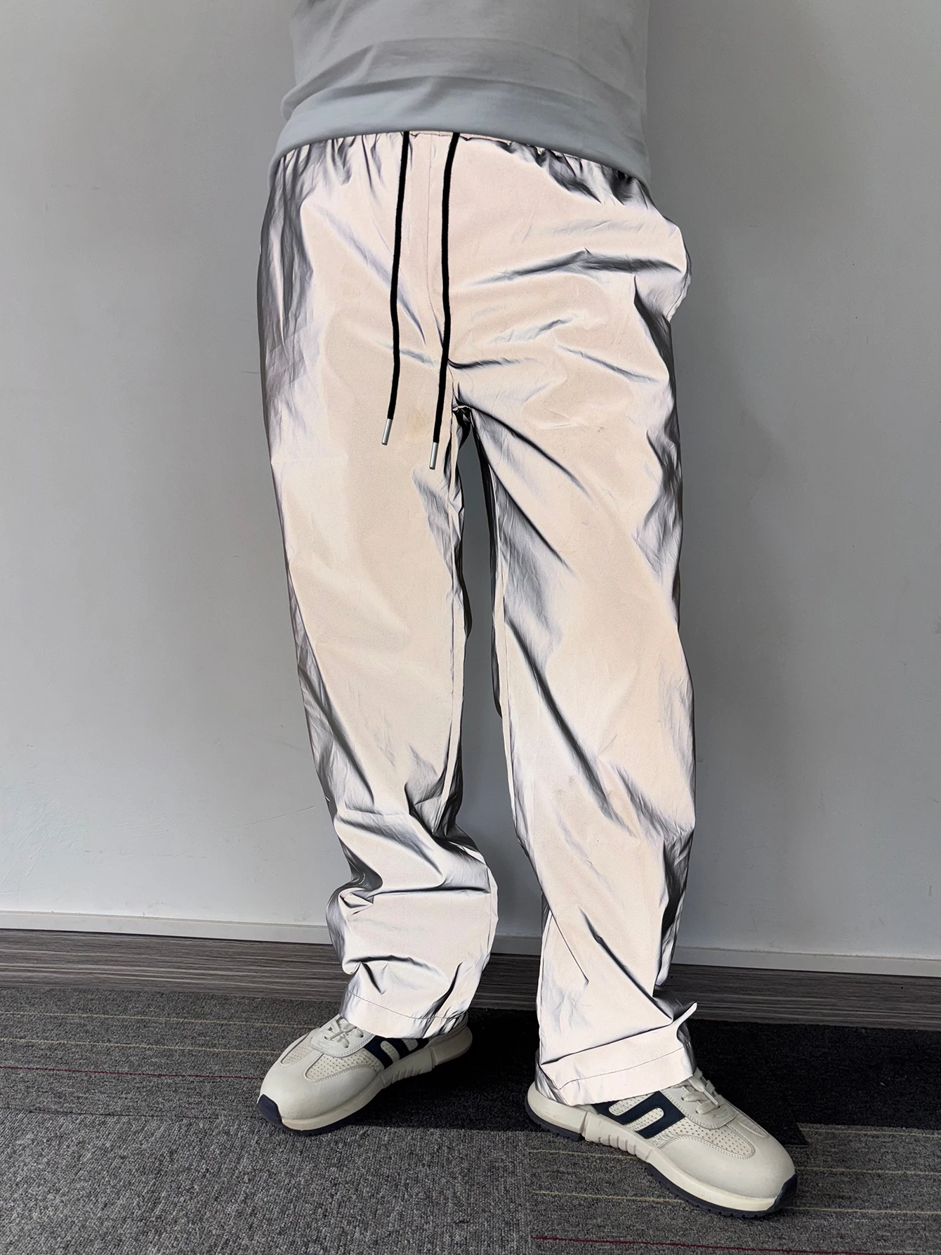 Frühlings- und Herbst-Herren-Jogginghose in Silbergrau Gerade Geschnittene Modische Streetwear-Performancehose Lässige Weite Hose – Detail 11