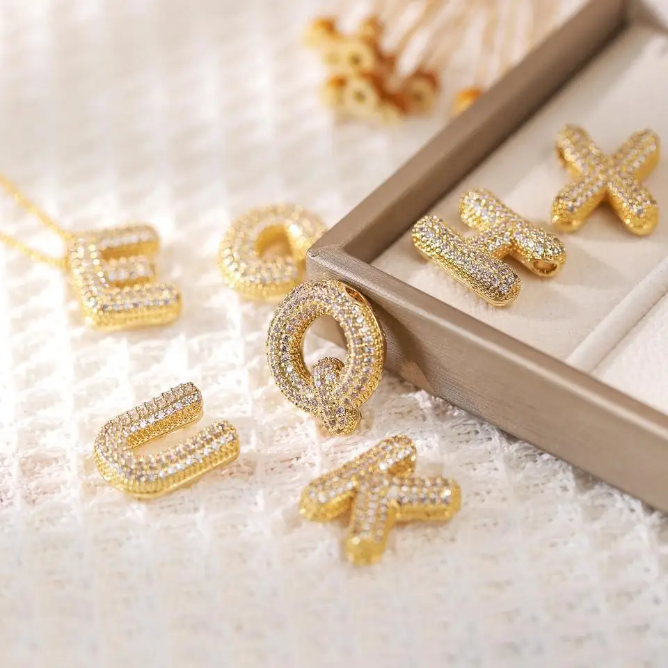 سلسال مميز بالحرف الانجليزية