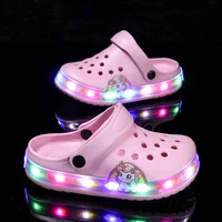 Sandales légères pour filles, chaussures de plage d'été pour enfants, imprimées de dessins animés roses, antidérapantes, Design classique, sabots décontractés pour enfants 2