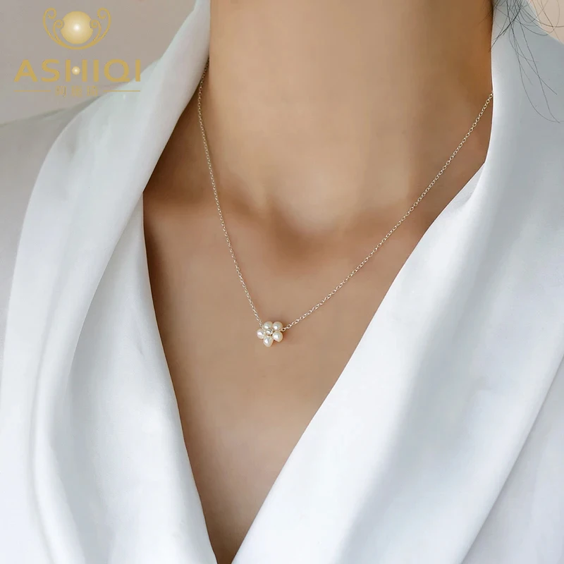 

925 Sterling Silver Natural Freshwater Pearl Flower Pendant Necklace for Women New Fashion