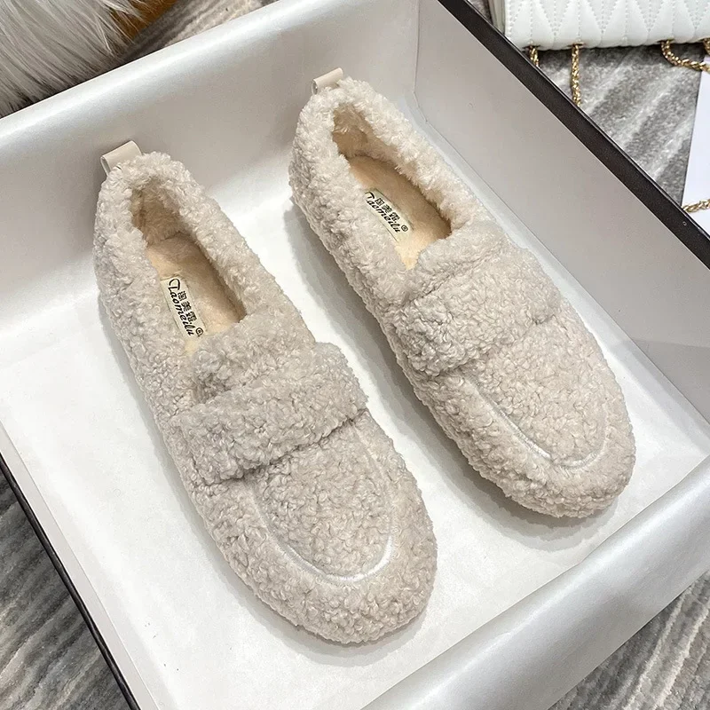 

2023 new women's winter warm outdoor shoes plush design british style white snow boots Ladies' casual flats Large size 41-43