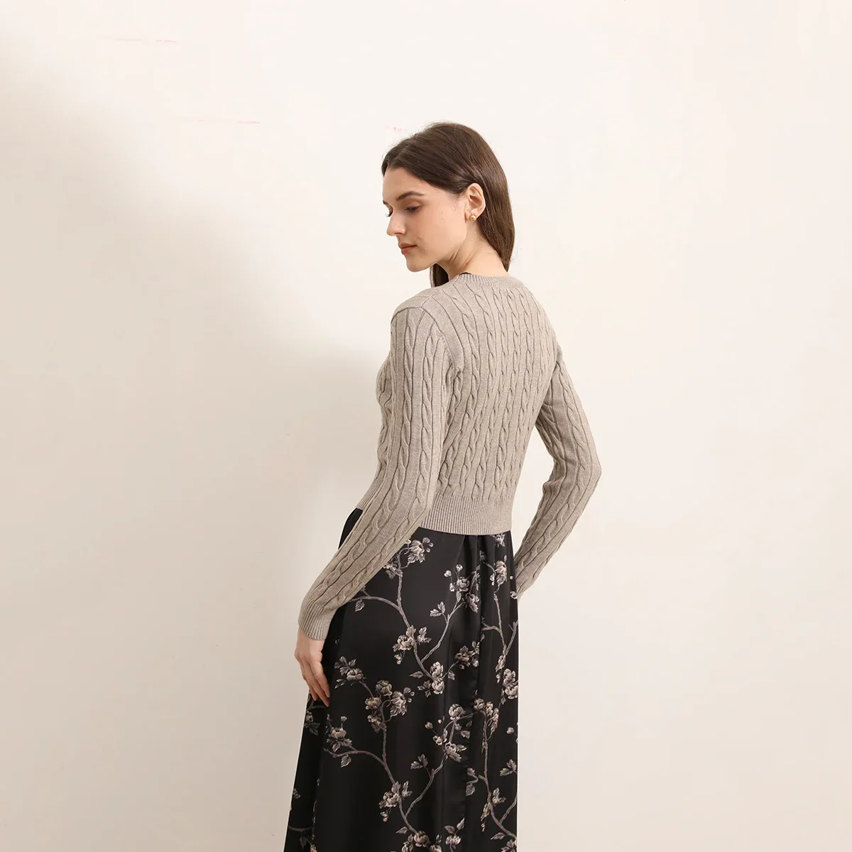 Elegant Floral Print Satin Dress for Women - Sleeveless Autumn Attire with Casual Cable Knit Detailing