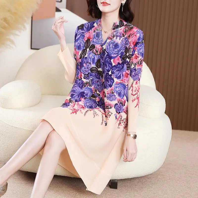 

Printed middle-aged clothing reduced age dress female 2023 spring clothing new temperament o neck pleated dress women clothing