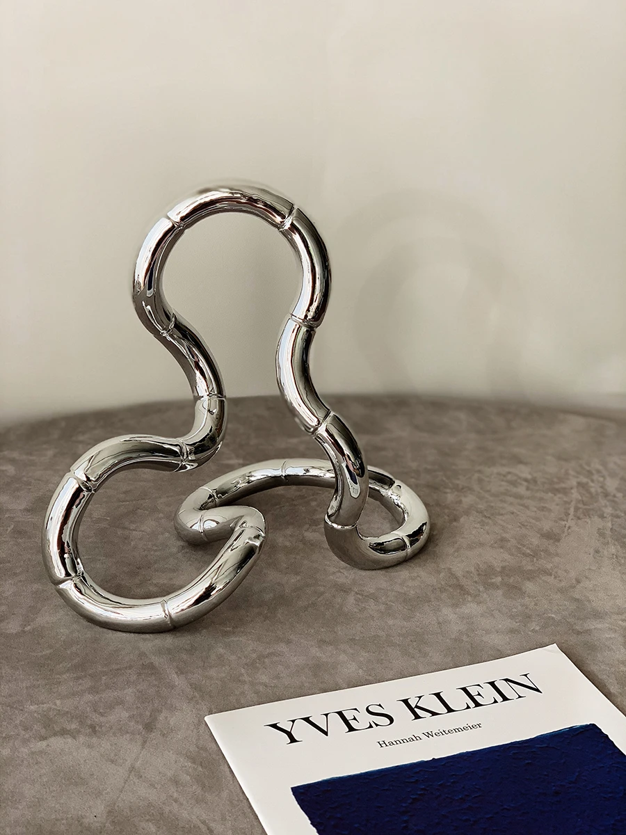 

High Quality Ring Northern Europe Ins Simple Ancient Abstract Curve Art Tabletop Office Home Decoration Hotel Home Accessories