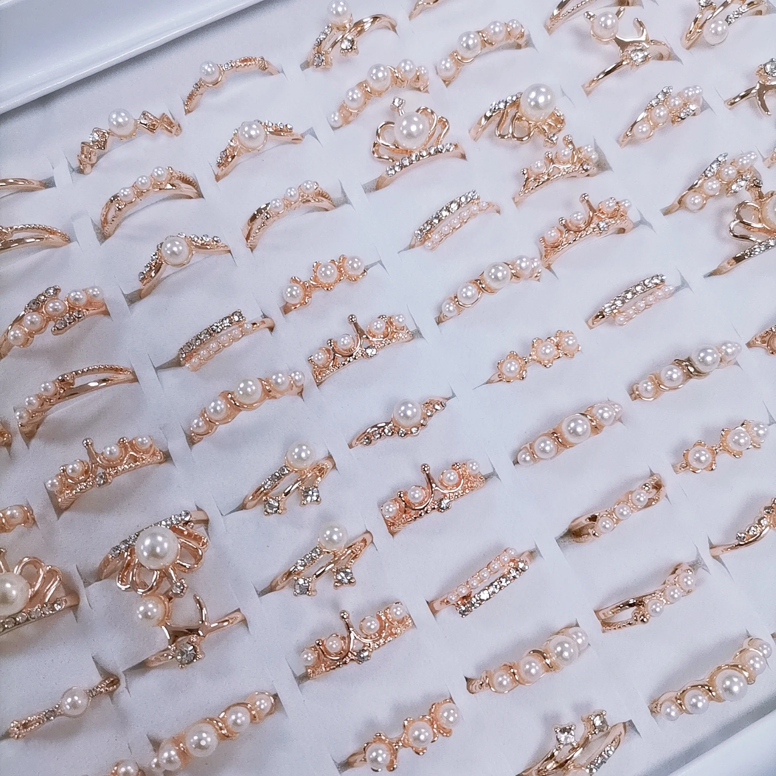

New 100pcs Fashion Pearl Rings for Women Charm Party Accessories Gifts Bohemian Love Wedding Jewelry Ring Mix Wholesale