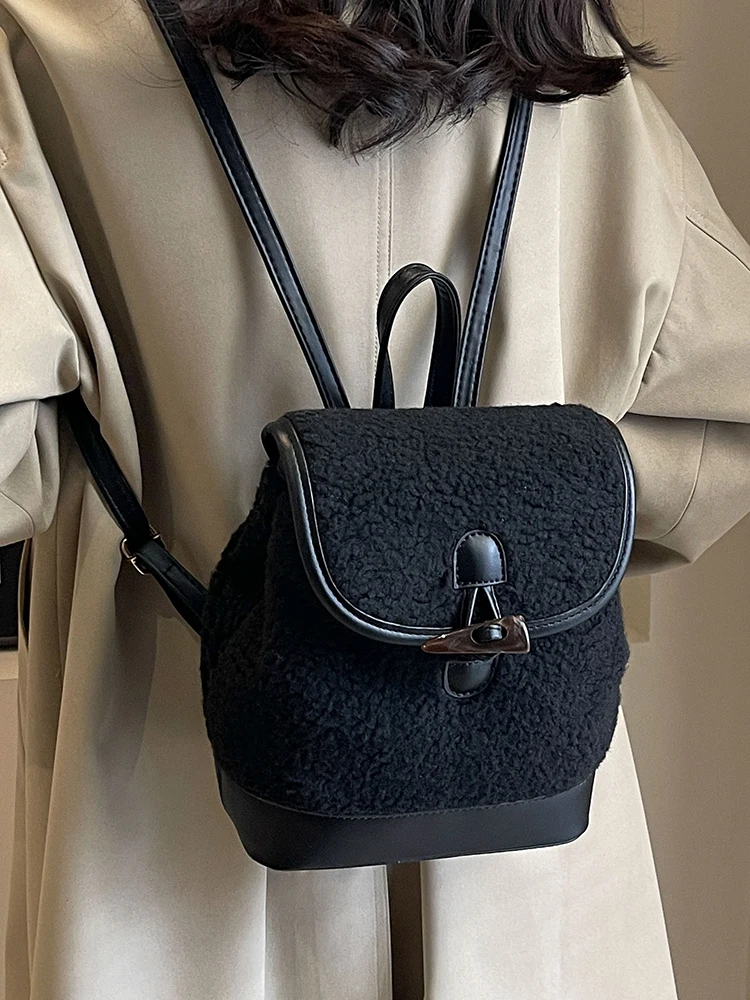 Chic Women Lamb Wool Backpack Autumn Winter Versatile Handle Bucket Bag Leisure Simple Female Plush Backpack