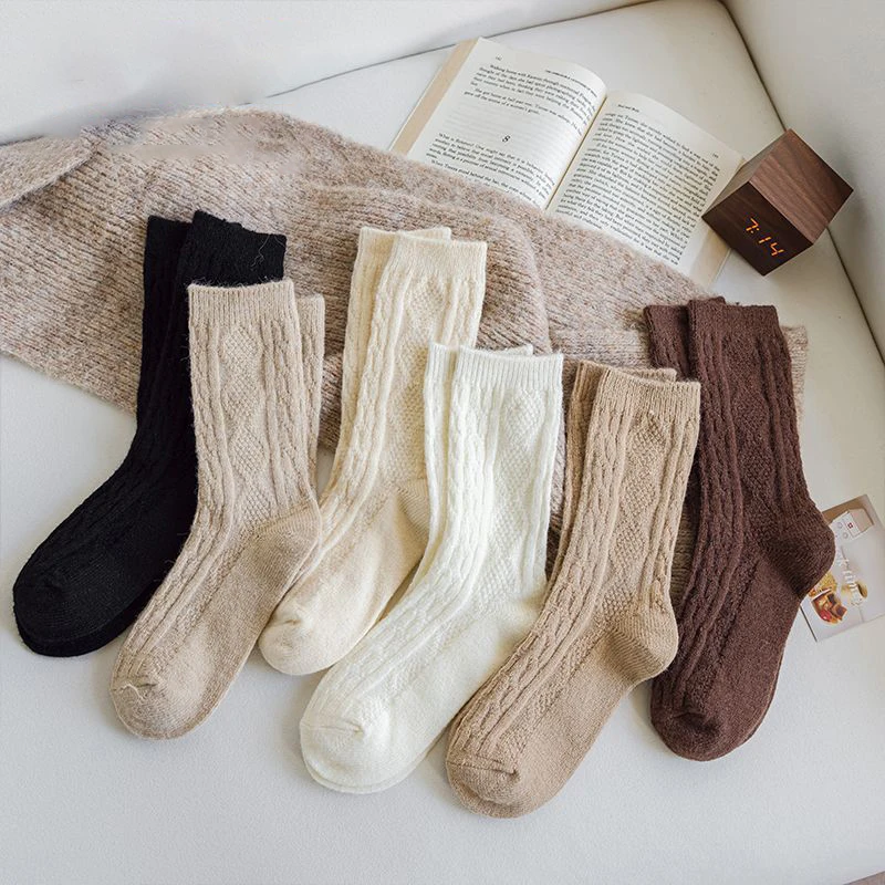 

1Pair Diamond Pattern Wool Socks Winter Autumn Winter Middle Tube Socks Cotton Coffee Retro Designer Socks For Student
