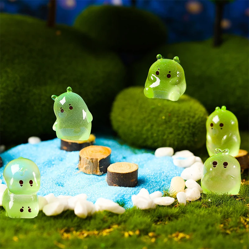 

6Pcs Mini Glow-in-the-dark Figurine Glowing Alien Micro Landscape Resin Ornament Creative Ornaments Crafts