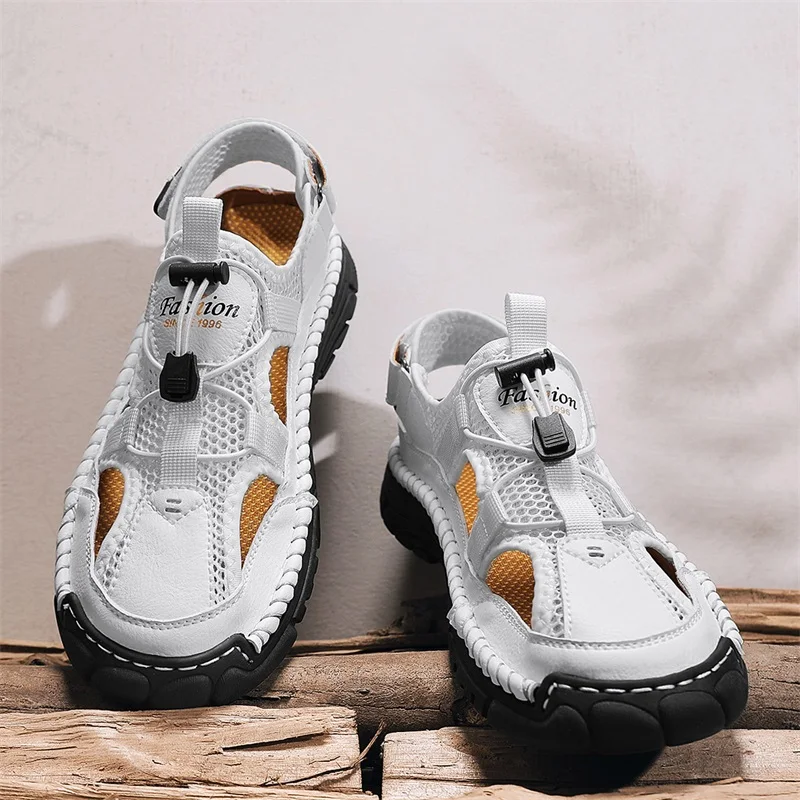 New men's handmade leather sandals flat sandals fashion men's suitable for beach vacation summer brown non-slip