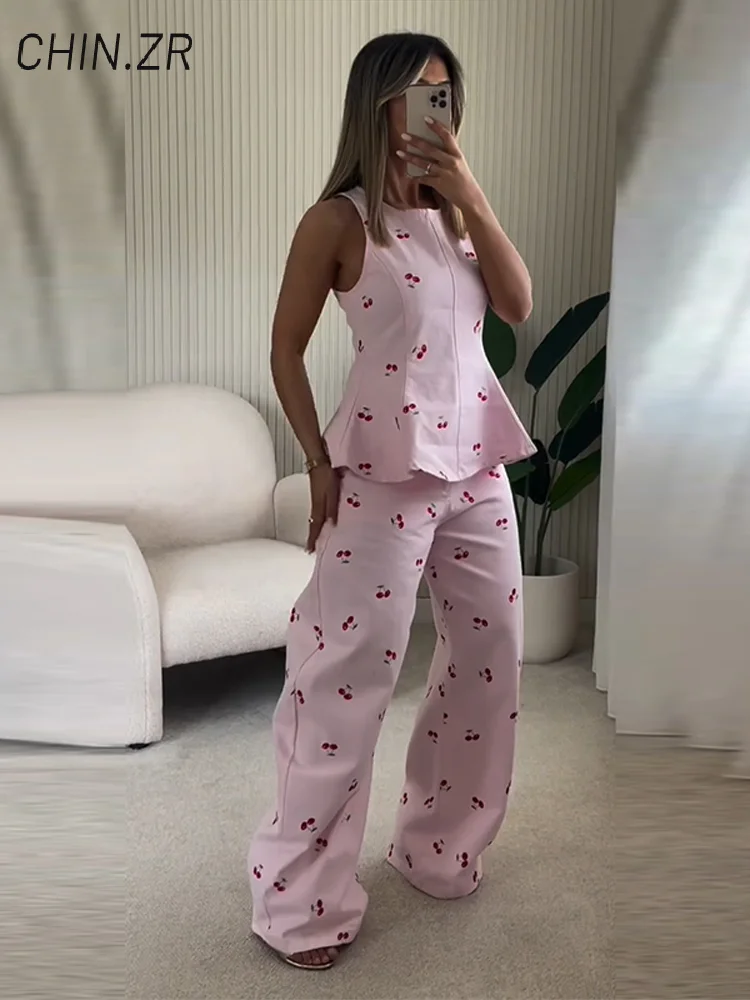 รูปสินค้า ชุดสวยพร้อมเสื้อ ลูกไม้ฉลุลาย โชว์เอว ชุดลำลองสำหรับสาวๆ