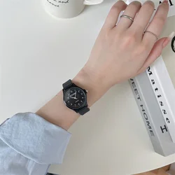 Stylish Silicone Strap Multicolor Student Quartz Wristwatch with Adjustable Fit (Black)