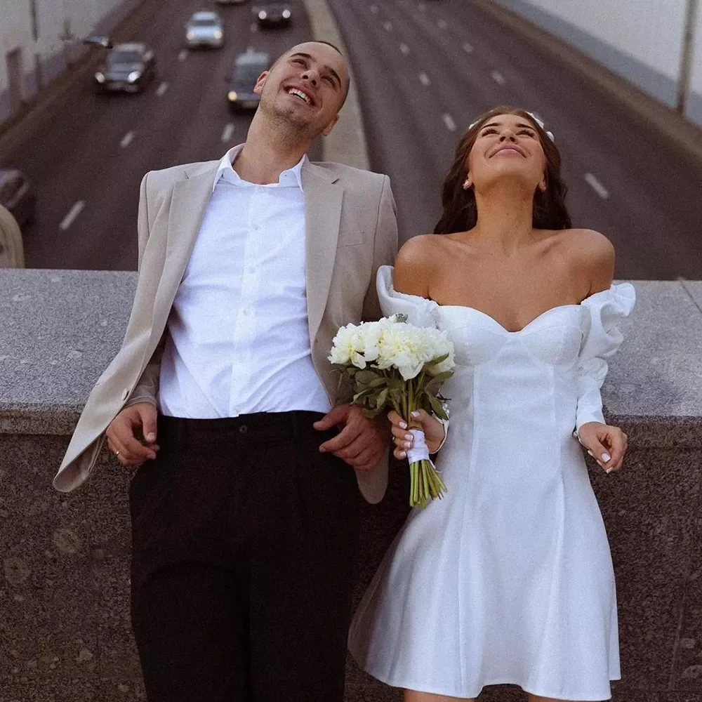 

Simple Short Wedding Dress 2022 Off the Shoulder Sweetheart Lantern Sleeve Mini Satin Wedding Gown For Bride A Line Custom Made