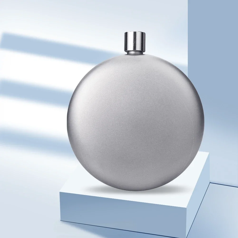 

Silver Color Round Flat Titanium Steel Metal Hip Flask with Filter Outdoor Camping Portable Flagon Whiskey Liquor Storage Bottle