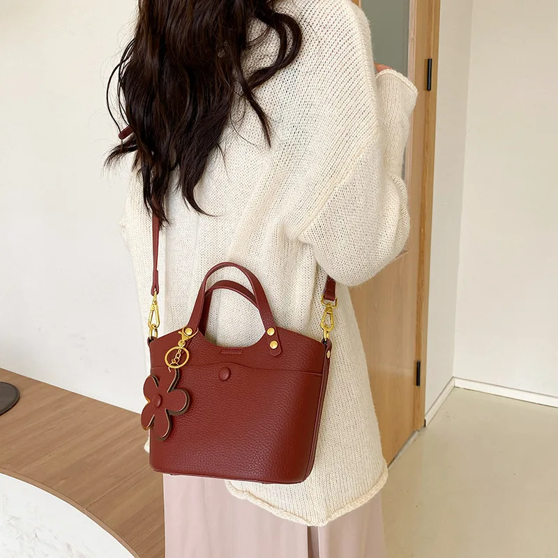 

Women Cute Small Bucket Bags Solid Pu Leather Soft Commute Crossbody Bag Flower Appliques Large Capacity Female Versatile Packs