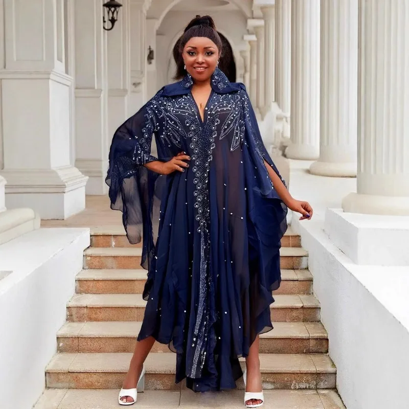 جلابية مطرزة بغطاء رأس