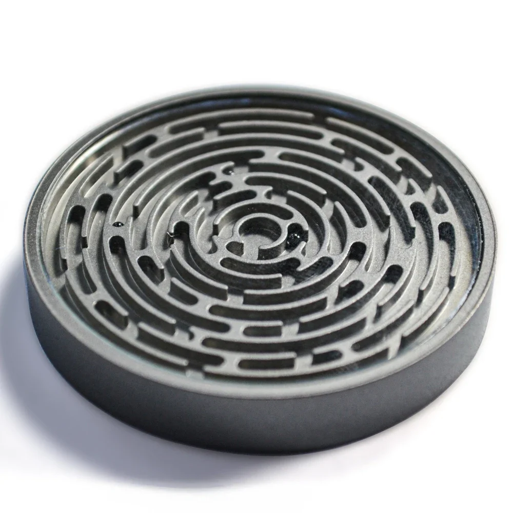 

Toy Brass Titanium Maze Production Toy Pocket Decompression Toy