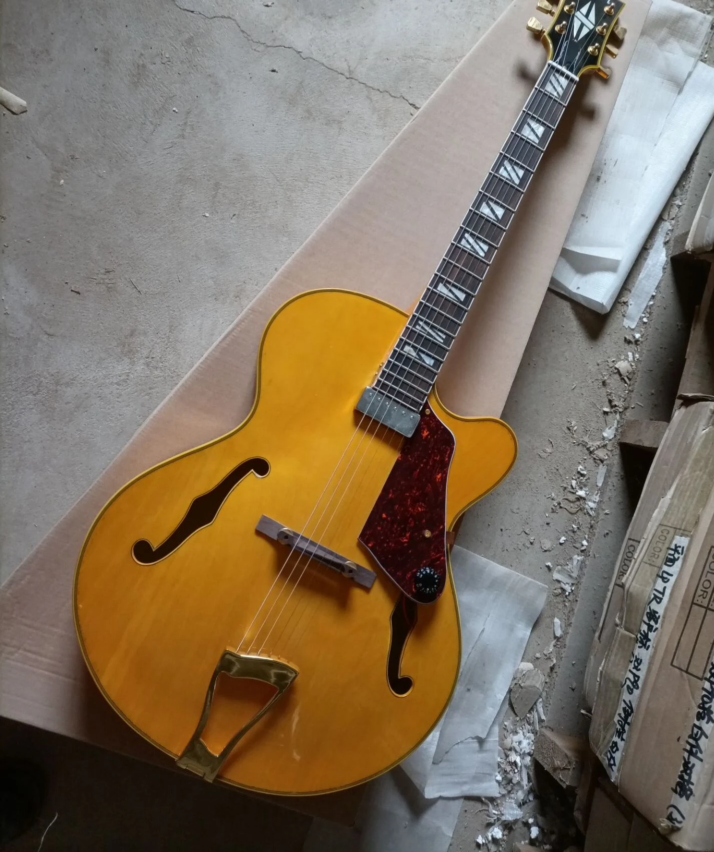 Free Shipping Jazz Semi Hollow Archtop Guitar Electric Guitar Blonde Color Jazz Guitarra Single