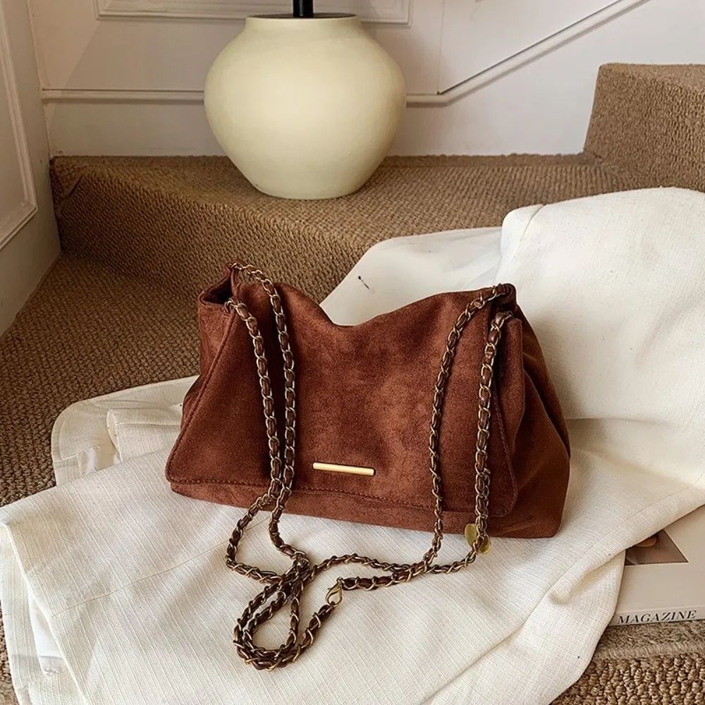 Borsa a Spalla in Camoscio Monospalla Grande Capacità Casual Spaziosa con Fibbia Solida Elegante Borsa Sottospalla per Serate Fuori - immagine 4