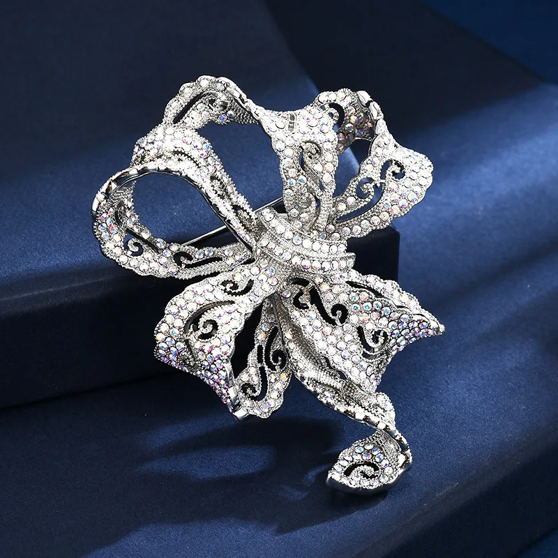 Elegant Luxury Austrian Crystal Heavy Industry Hollow Ribbon Bow Brooches for Woman Exquisite Design Corsage Accessories Gifts