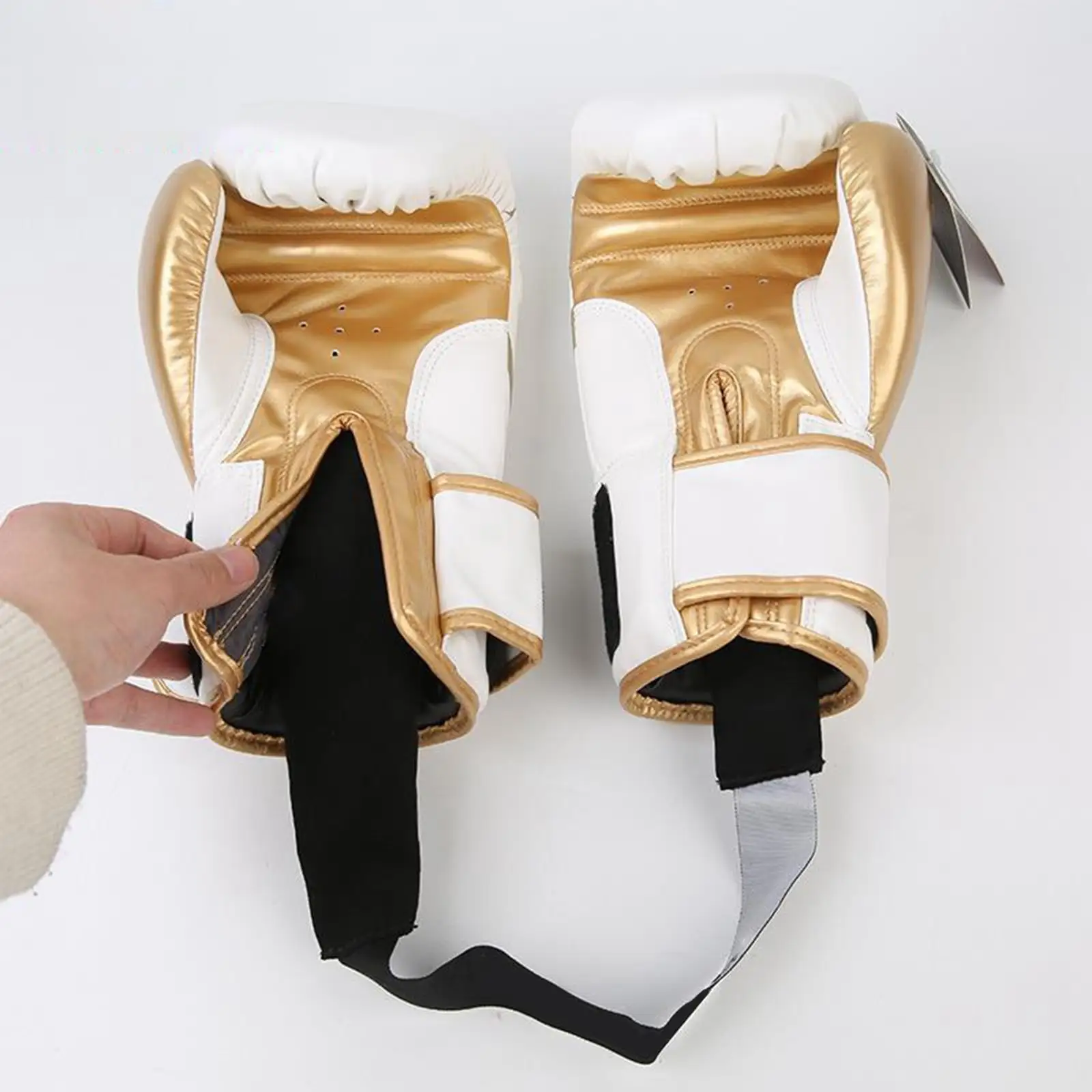 

1Pcs Boxing Gloves Cleaning Moisture Absorption Natural Materials Leaves Gloves Fresh Portable for Hockey Gloves Boxing Gloves