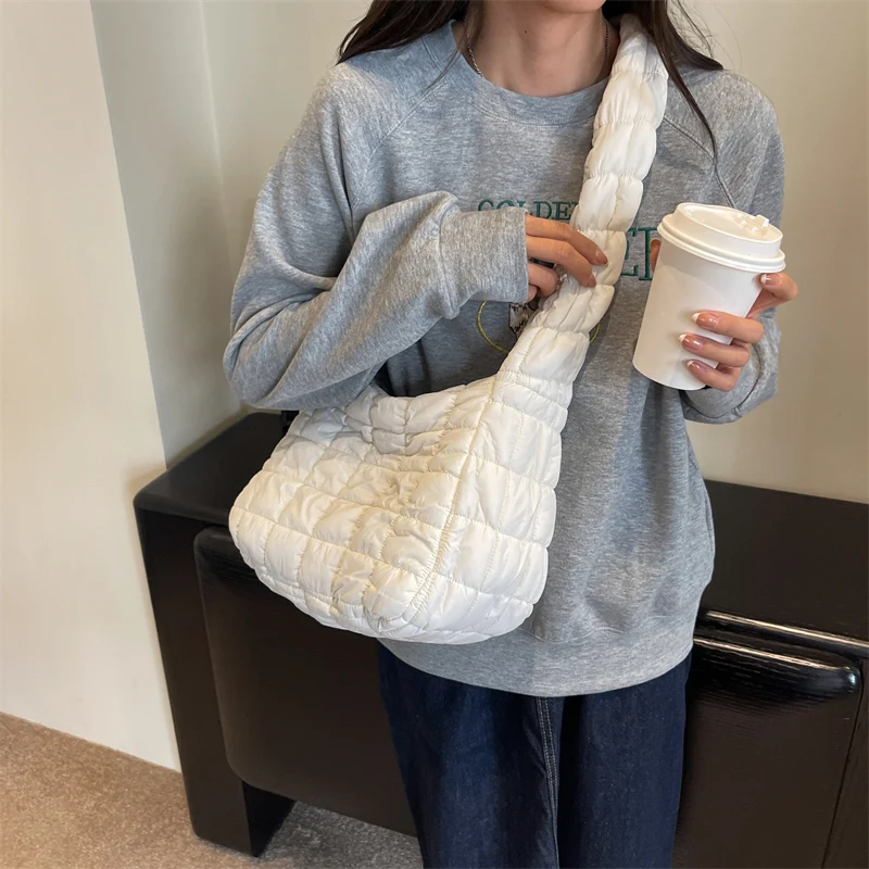 

2023 New Quilted Padded Shoulder Bag Fashion Padded Crossbody Bag For Women Ruched Cloud Bubbles Hobo Handbags Purse Tote Bag