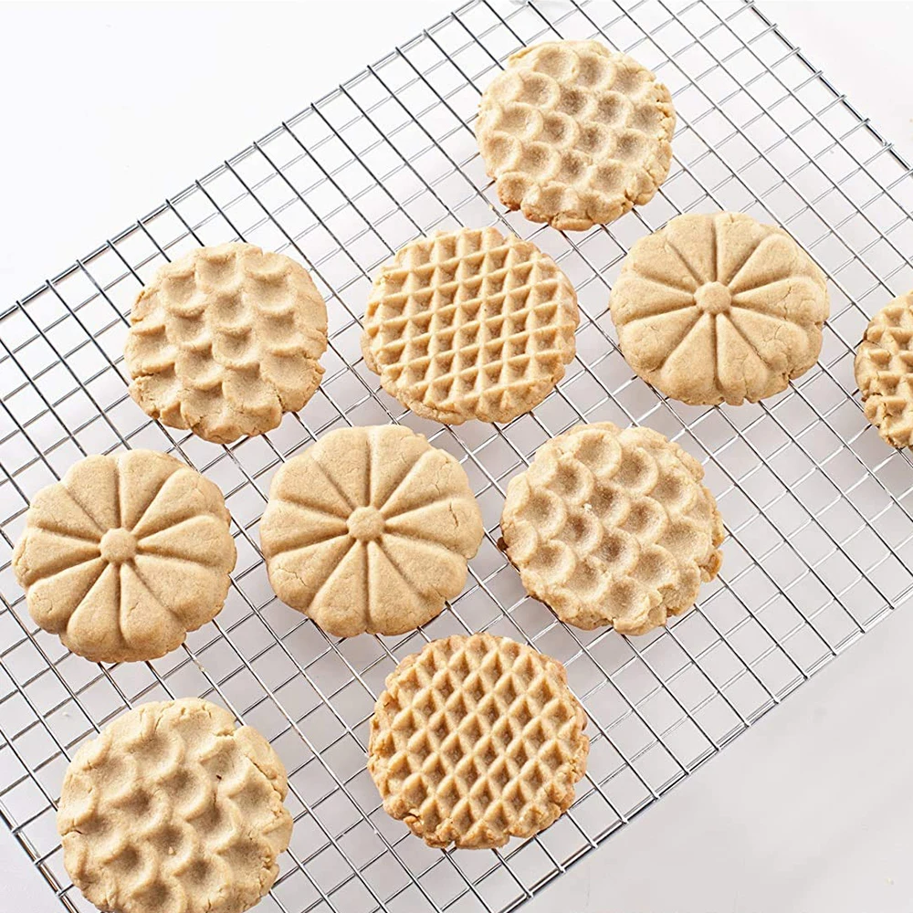 Description Picture 5 of itemRound Zinc Alloy Biscuit Mould Flower Whirlpools Pattern Cookie Stamps Fondant Biscuit Pastry Cookie Cutter Baking Accessories
