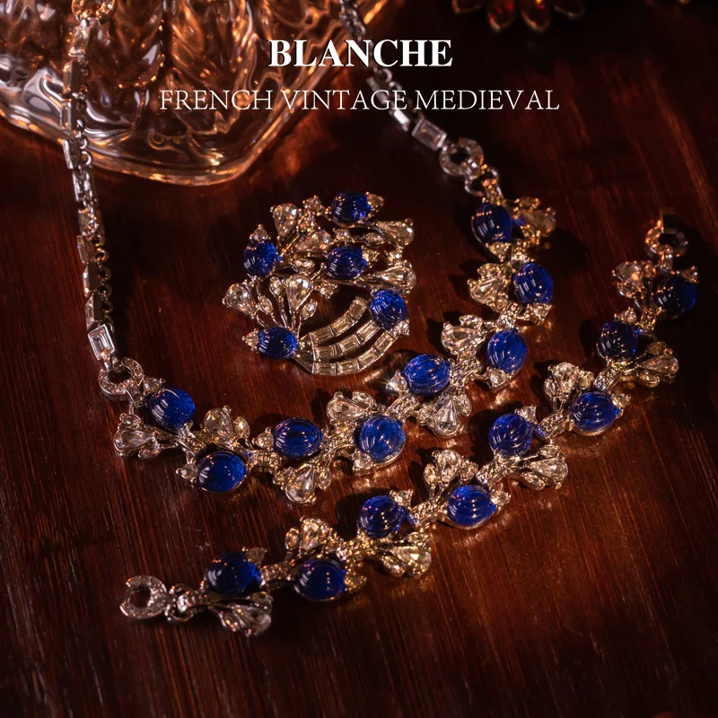 

Роскошное женское ожерелье и серьги в стиле ретро, украшенное искусственной кожей, желе, стеклом и резными брошками